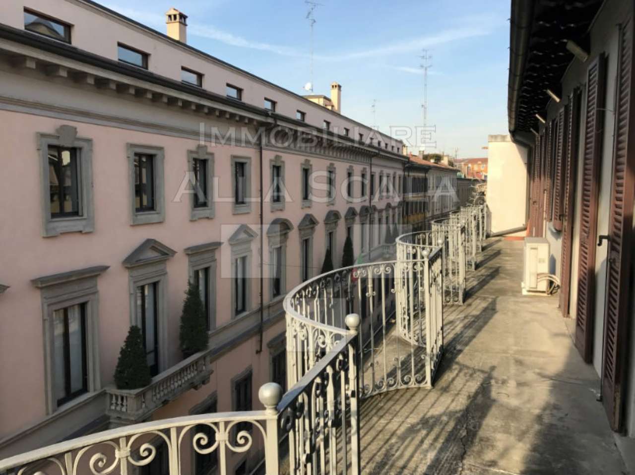 Ufficio - Loc.Com. MILANO affitto  CENTRO STORICO Borgonuovo Immobiliare Alla Scala srl