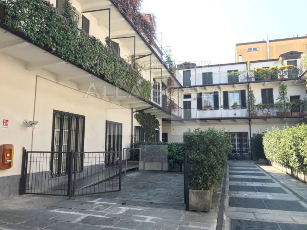 Show Room MILANO affitto  ROMOLO Vigevano Immobiliare Alla Scala srl