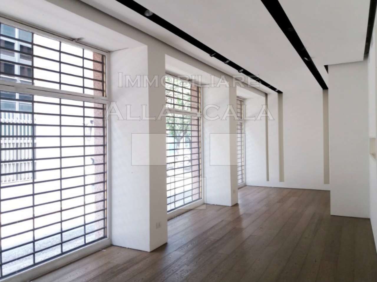Show Room MILANO affitto  CENTRO STORICO S. Simpliciano Immobiliare Alla Scala srl