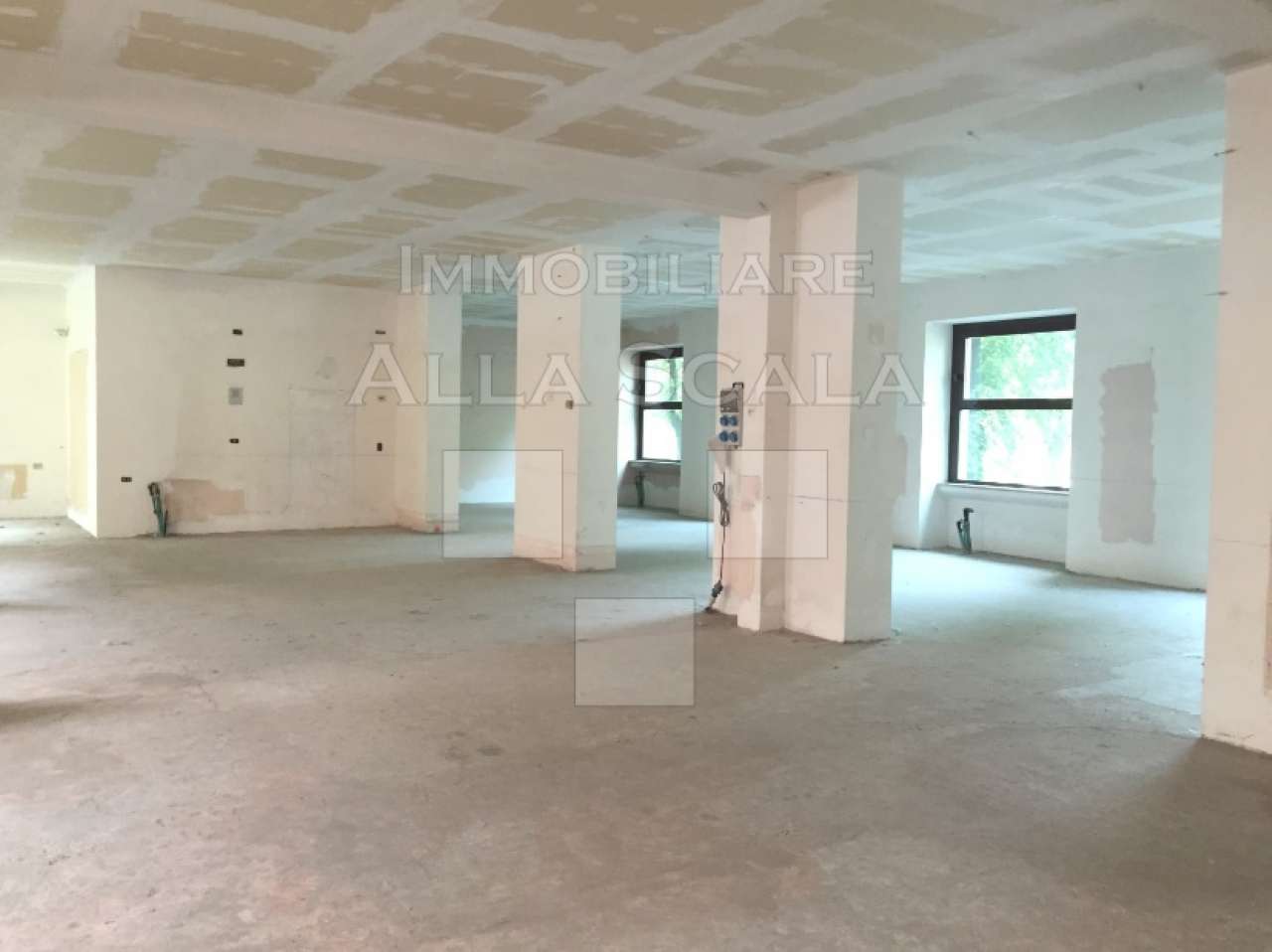 Ufficio - Loc.Com. MILANO affitto  ROMOLO Vesuvio Immobiliare Alla Scala srl