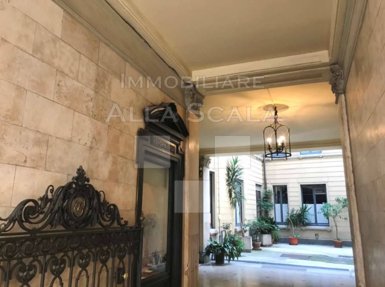 Ufficio - Loc.Com. MILANO affitto  CENTRO STORICO Borgonuovo Immobiliare Alla Scala srl