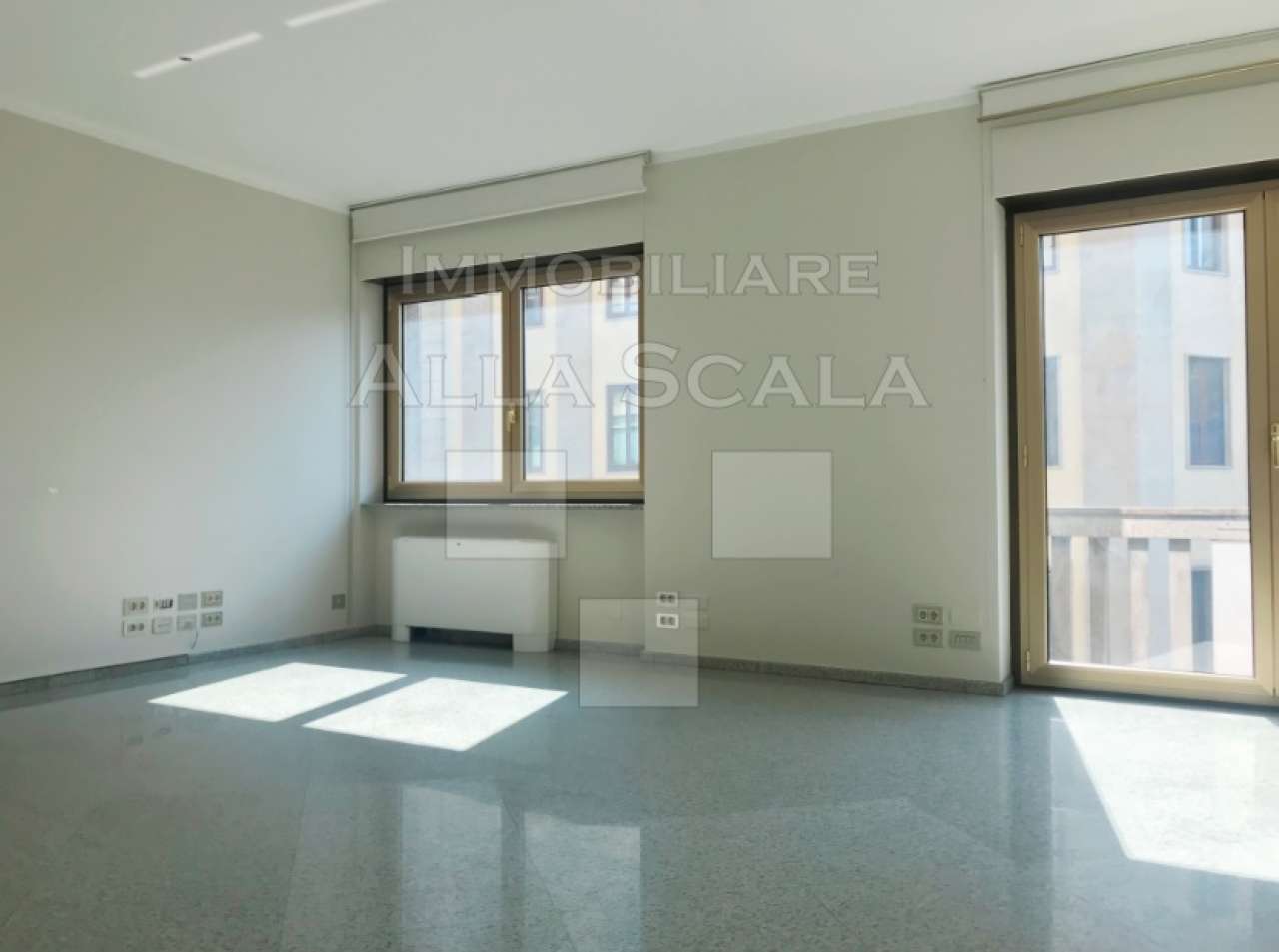 Ufficio - Loc.Com. MILANO affitto  CENTRO STORICO Verri Immobiliare Alla Scala srl