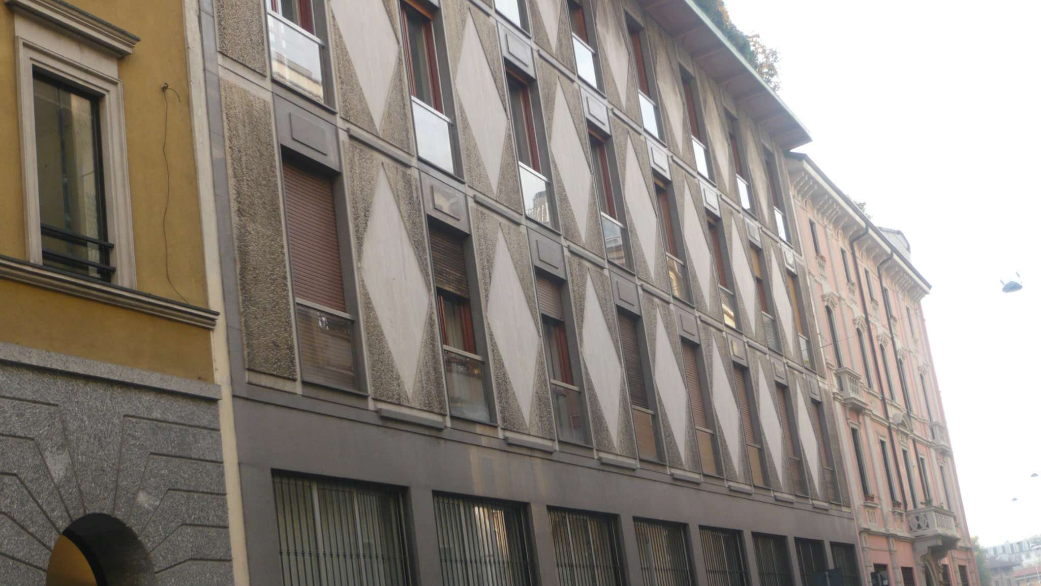 Box auto - Posto auto MILANO affitto  CENTRO STORICO  DICIOTTO IMMOBILIARE