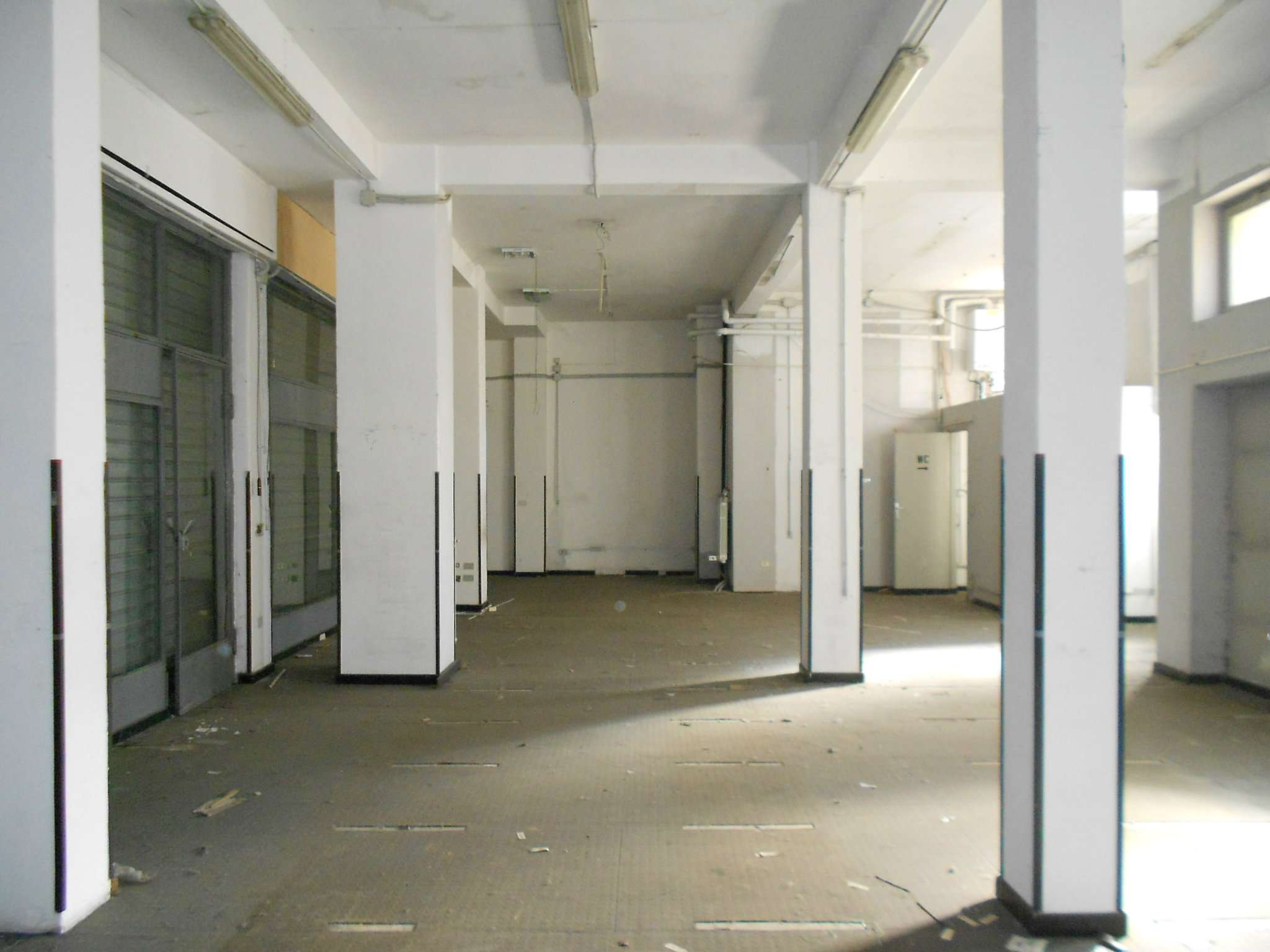 Negozio - Loc.Com. MILANO vendita  CHIESA ROSSA Neera DICIOTTO IMMOBILIARE