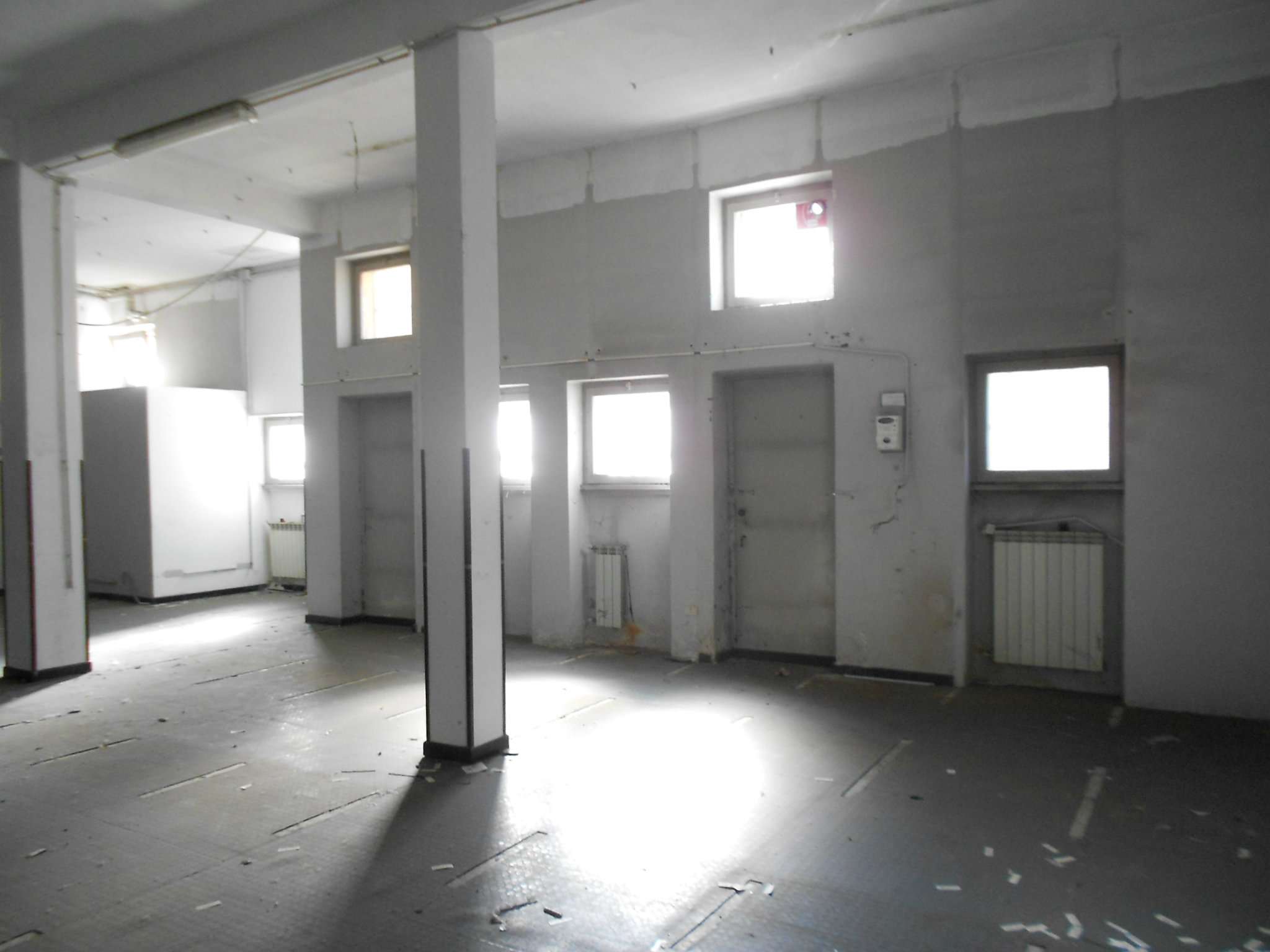 Negozio - Loc.Com. MILANO vendita  CHIESA ROSSA Neera DICIOTTO IMMOBILIARE