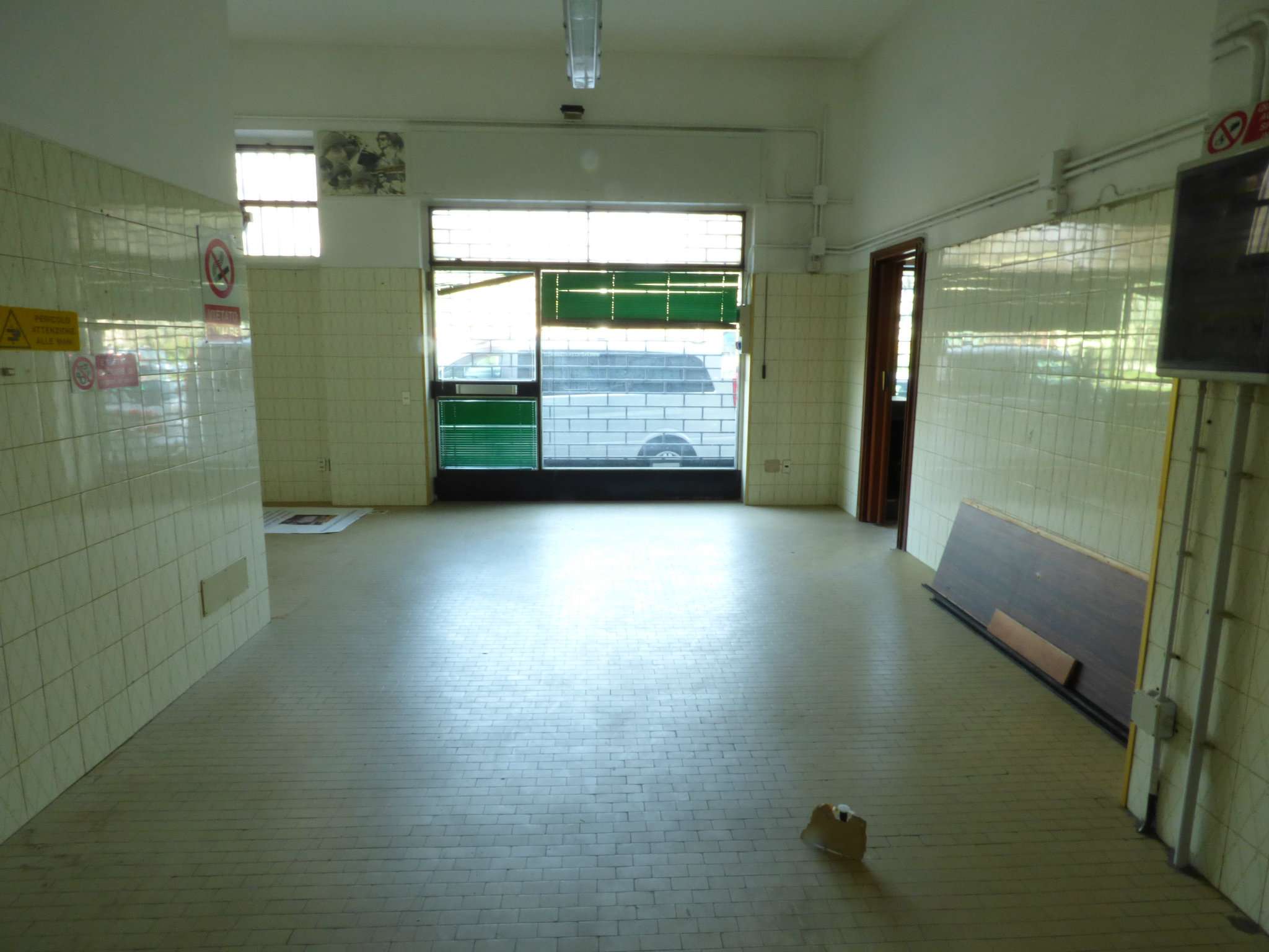 Negozio - Loc.Com. MILANO vendita  BAGGIO Pistoia DICIOTTO IMMOBILIARE
