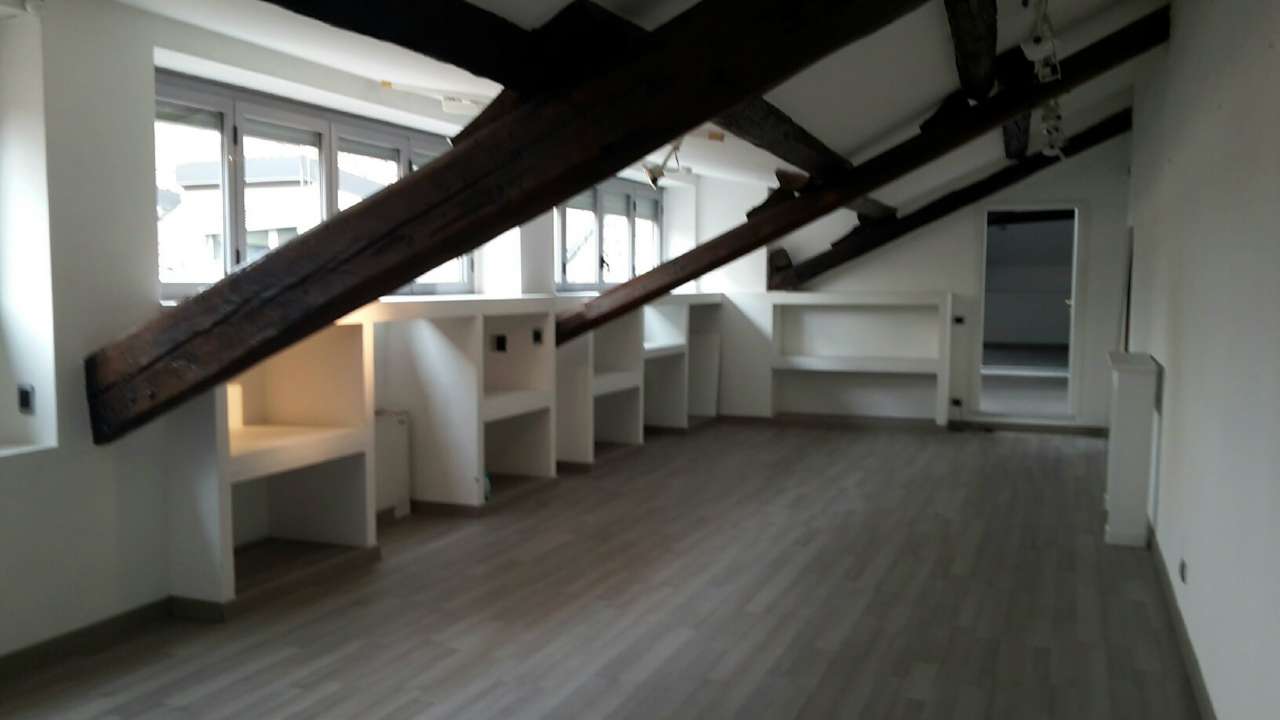 Ufficio - Loc.Com. MILANO affitto  CENTRO STORICO Manzoni GESTIONI IMMOBILIARI LAZZARONI SRL
