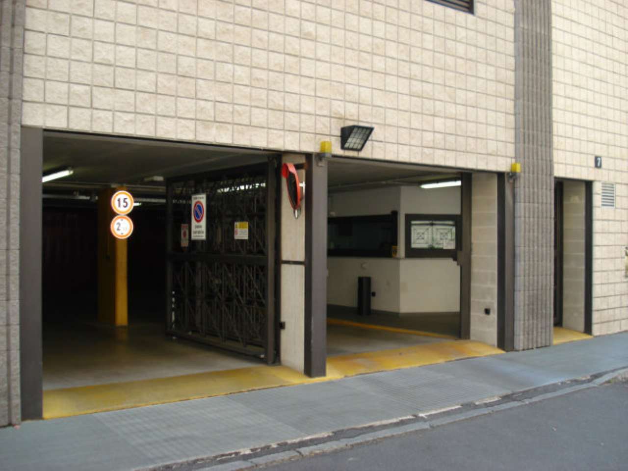 Box auto - Posto auto MILANO vendita    Fonte Immobiliare Città Studi 2