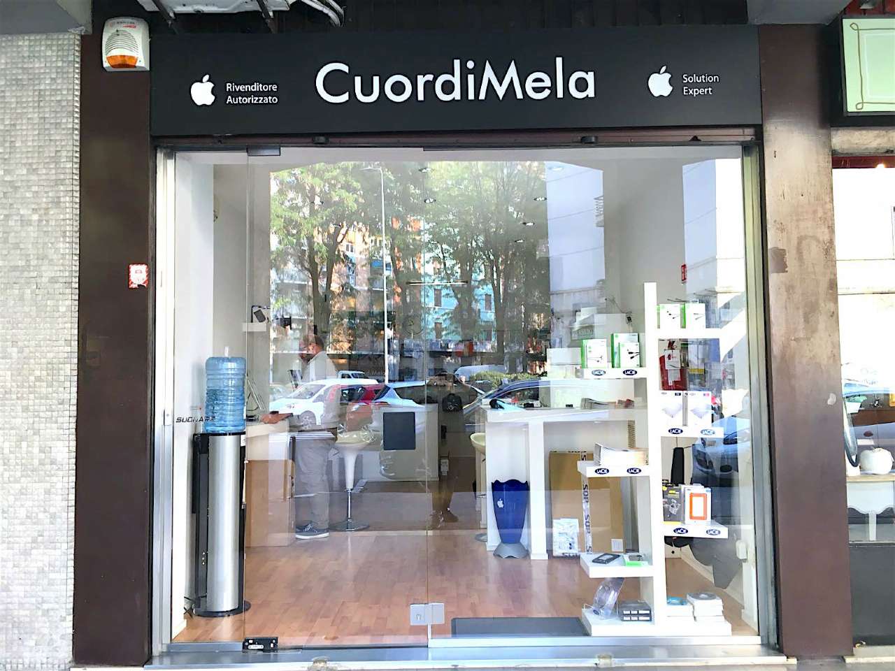 Negozio - Loc.Com. MILANO vendita  DE ANGELI poggibonsi GRIMALDI SOLARI