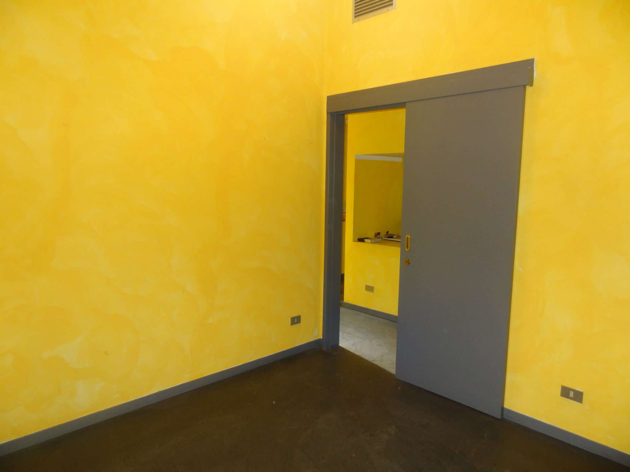 Negozio - Loc.Com. MILANO vendita  BARONA via Don Primo Mazzolari Professionecasa Milano Santa Rita - EMMECIEMME SRL