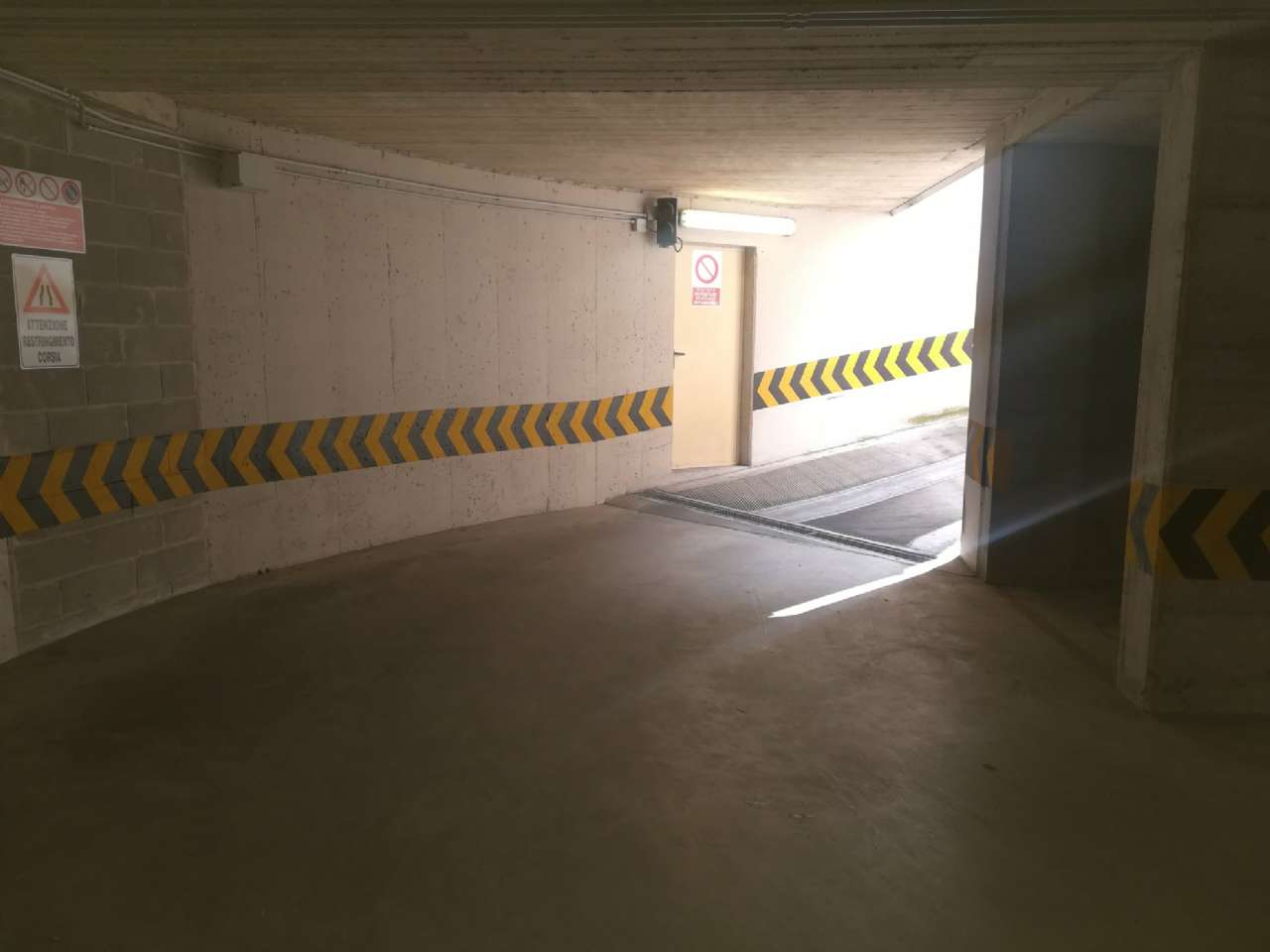 Box auto - Posto auto MILANO affitto  BOCCONI  DOMUM