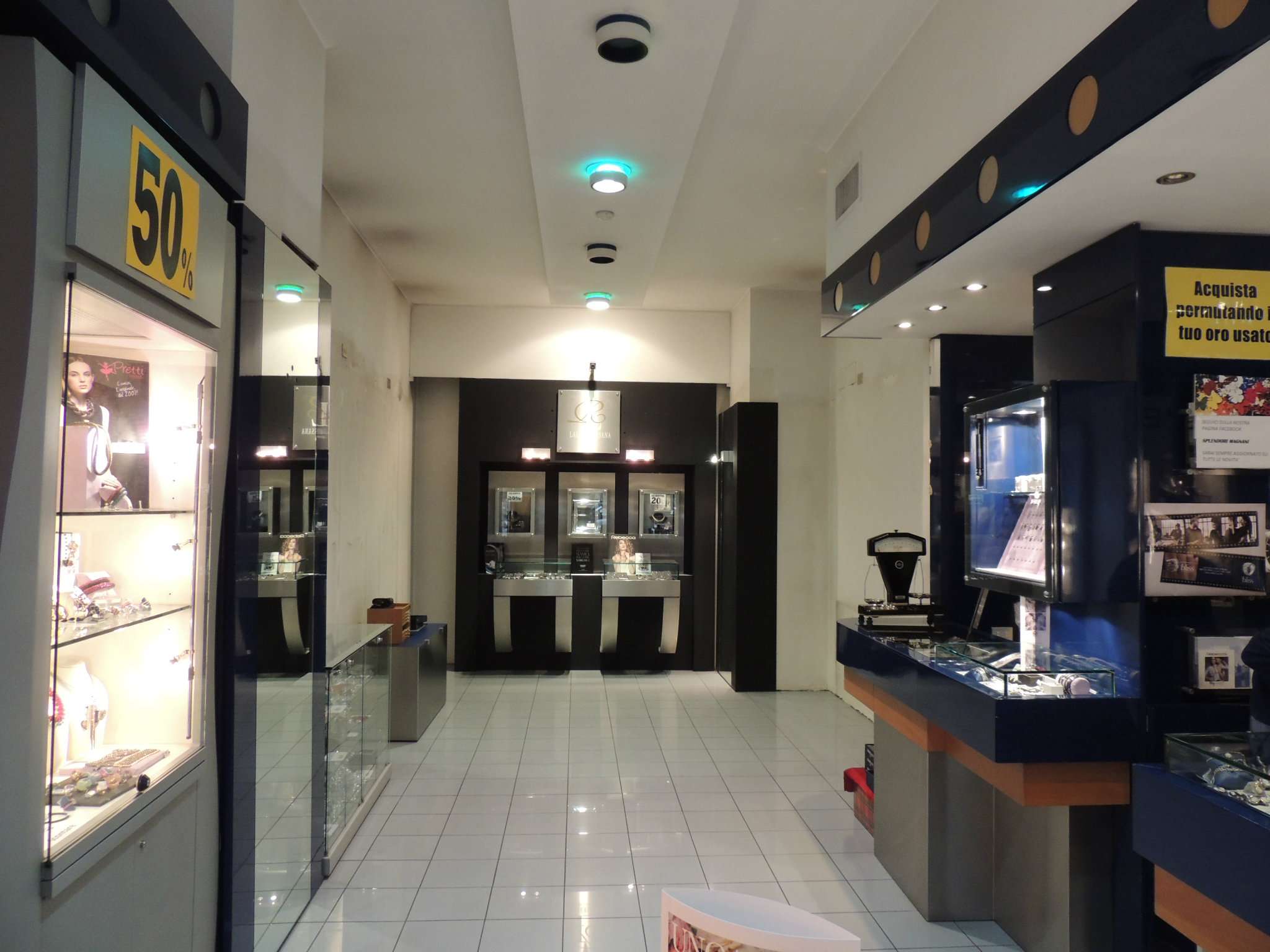 Negozio - Loc.Com. MILANO vendita  CORVETTO Umbria STUDIO TITO LIVIO S.A.S.