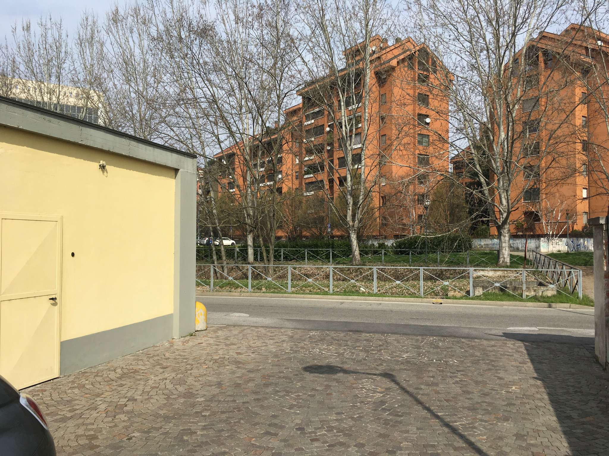 Box auto - Posto auto MILANO vendita  CORVETTO  Globus Case