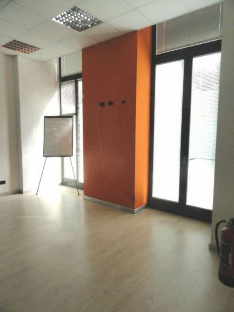 Negozio - Loc.Com. MILANO vendita  ISOLA Zara La Casa Patella Servizi Immobiliari