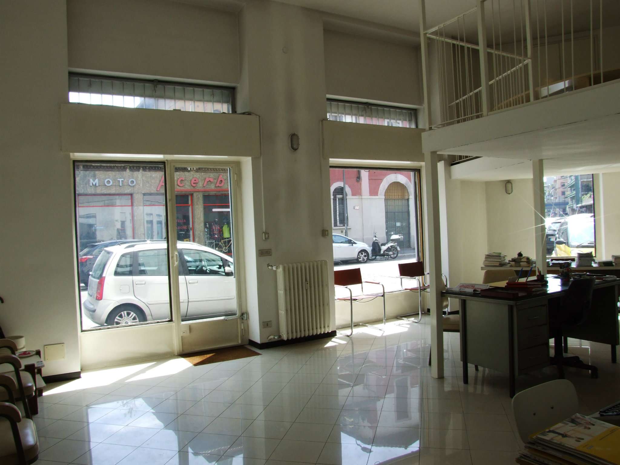 Negozio - Loc.Com. MILANO vendita  CERTOSA Gassendi MH Alma 1989 S.R.L.