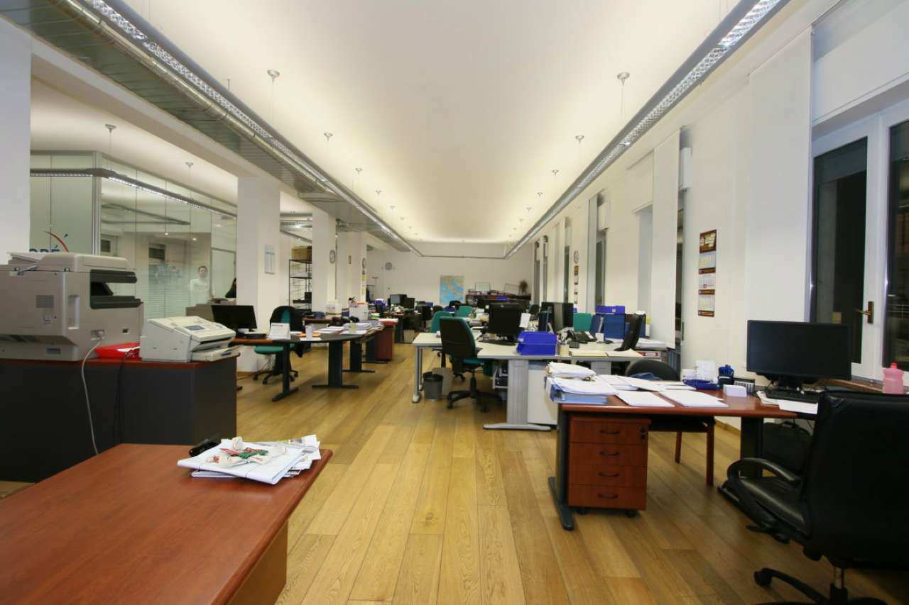 Ufficio - Loc.Com. MILANO affitto  REPUBBLICA Tunisia IMMOBILIARE VERCELLINA Srl