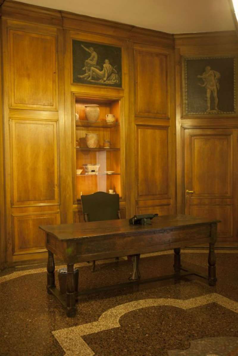 Negozio - Loc.Com. MILANO affitto  CENTRO STORICO Borgospesso IMMOBILIARE VERCELLINA Srl
