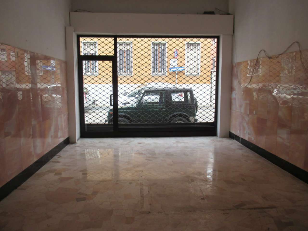 Negozio - Loc.Com. MILANO vendita  BAGGIO delle Forze Armate IMMOBILIARE VERCELLINA Srl
