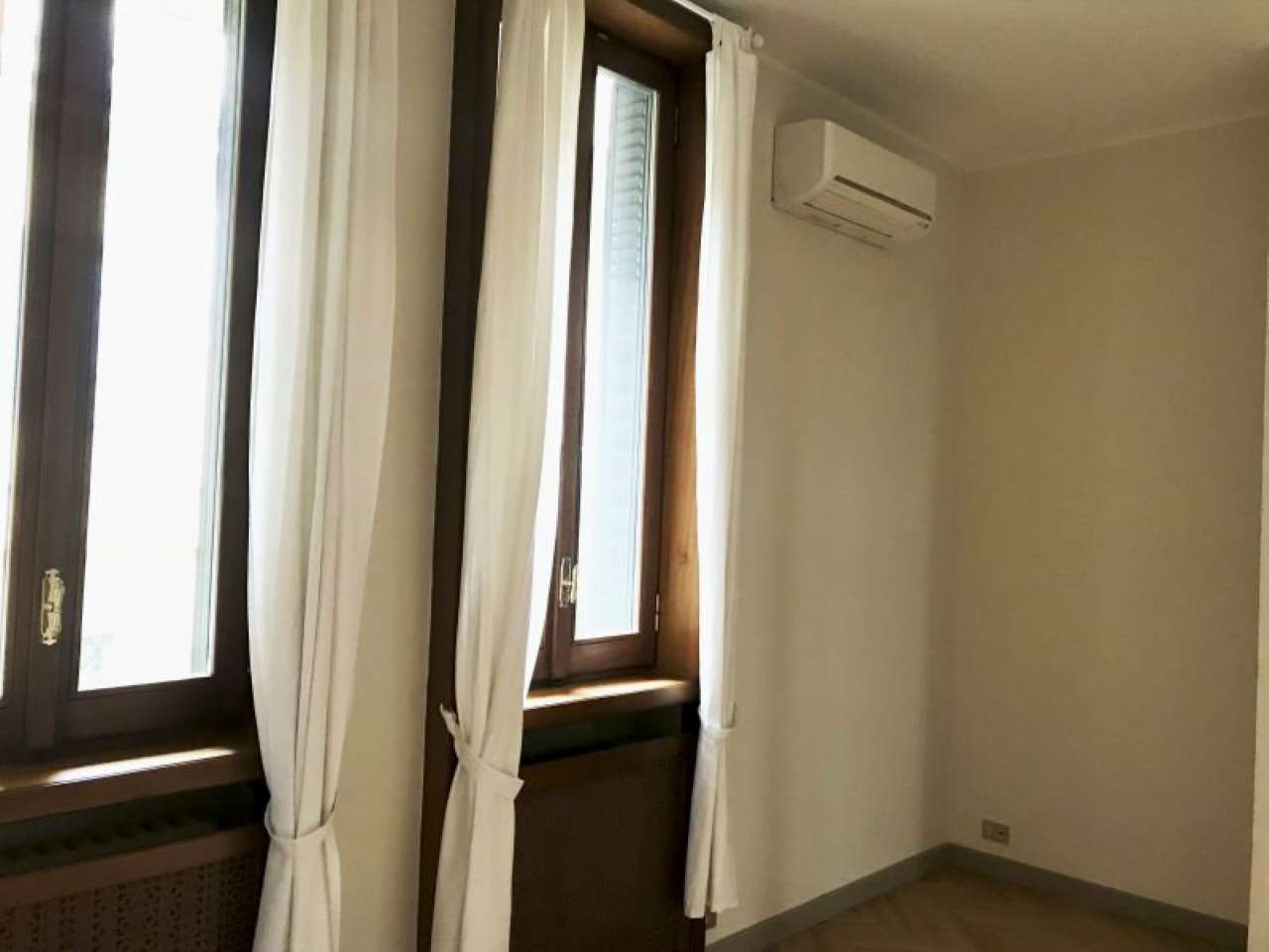 Show Room MILANO affitto  CENTRO STORICO Gesù IMMOBILIARE VERCELLINA Srl