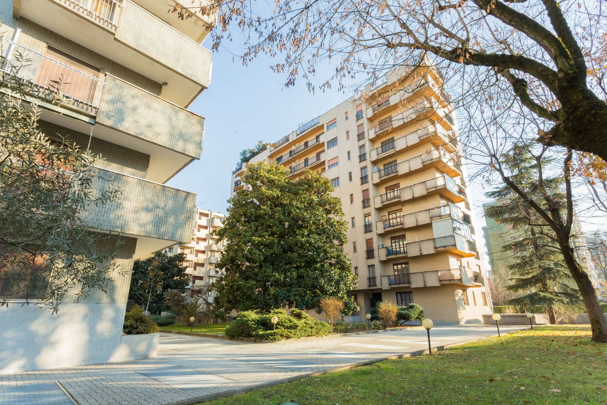  milano vendita quart: chiesa rossa studio clerici