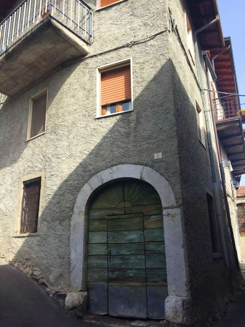 Stabile intero - Palazzo CERVENO vendita   Vento AGEDI ITALIA S.r.l.