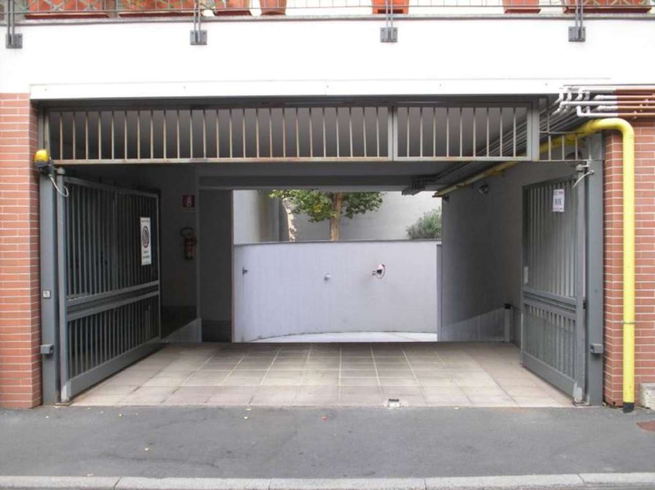 Box auto - Posto auto MILANO vendita  VILLAPIZZONE  ROSSI  & PROCIDA SNC