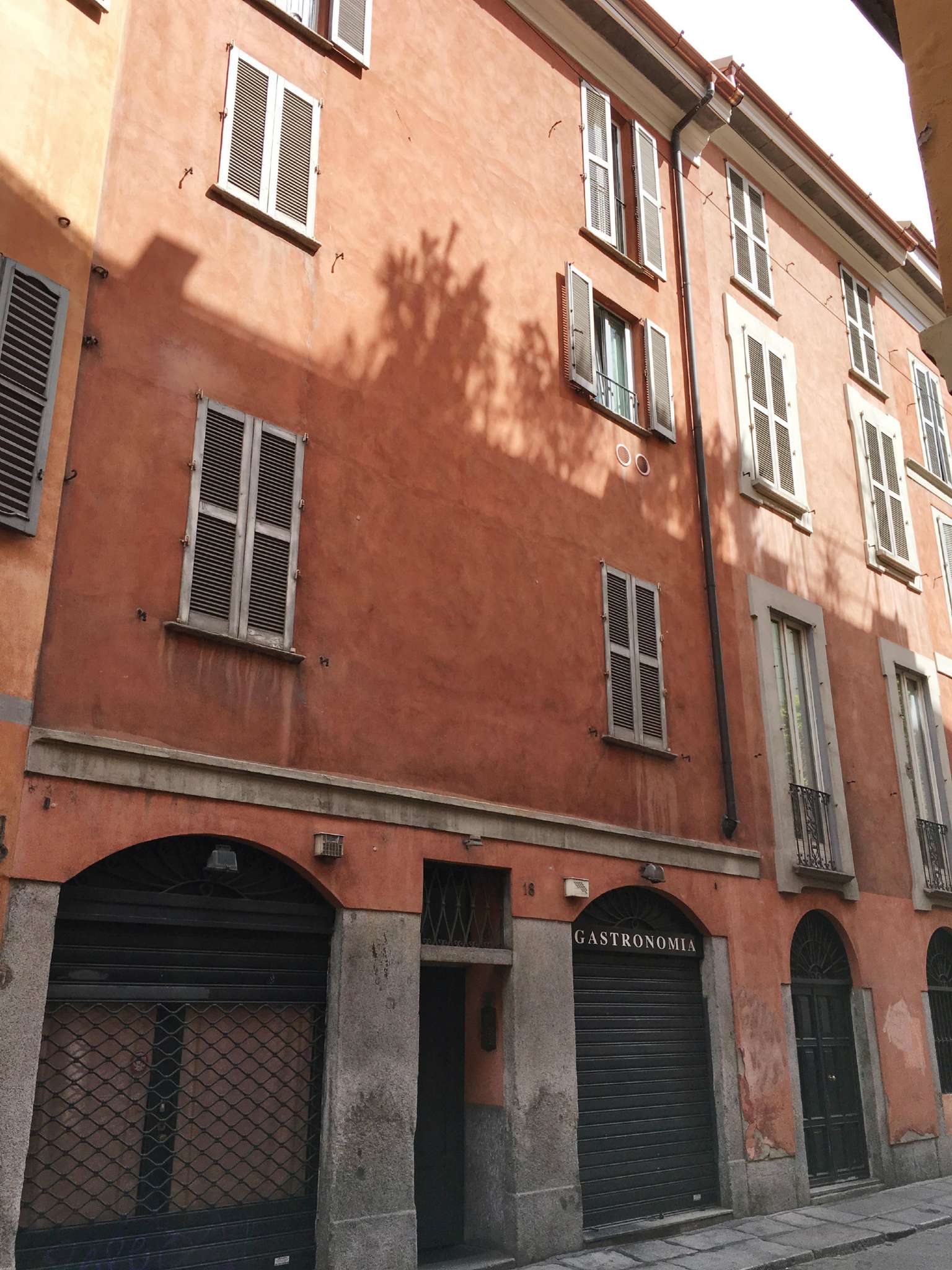 Negozio - Loc.Com. MILANO vendita  CENTRO STORICO Caminadella ROSSI  & PROCIDA SNC
