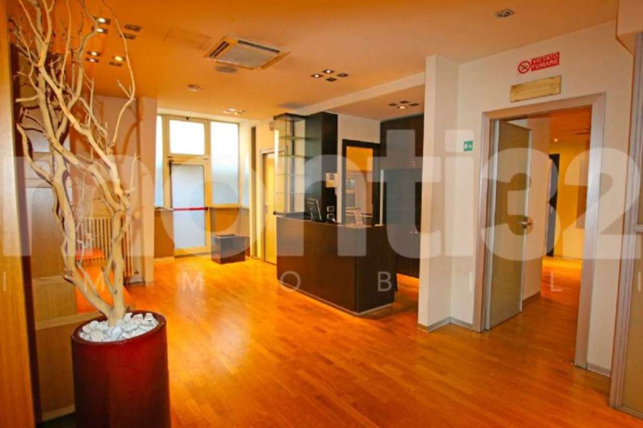 Negozio - Loc.Com. MILANO vendita  V GIORNATE Regina Margherita MONTI32 Immobili