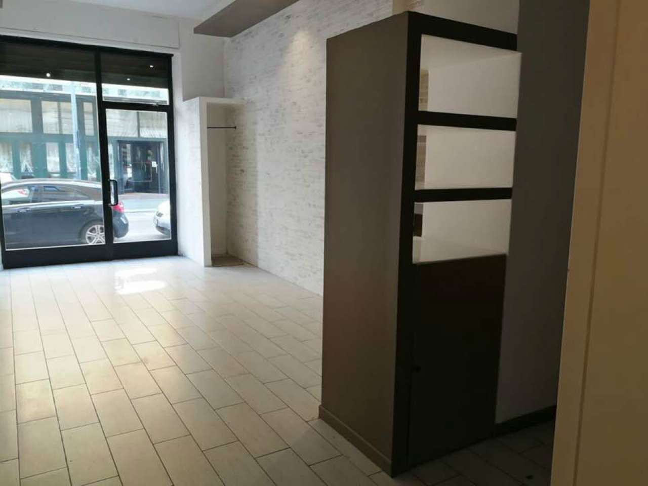 Negozio - Loc.Com. MILANO affitto  REPUBBLICA Carlo Tenca IMMOBILIARE PASTEUR