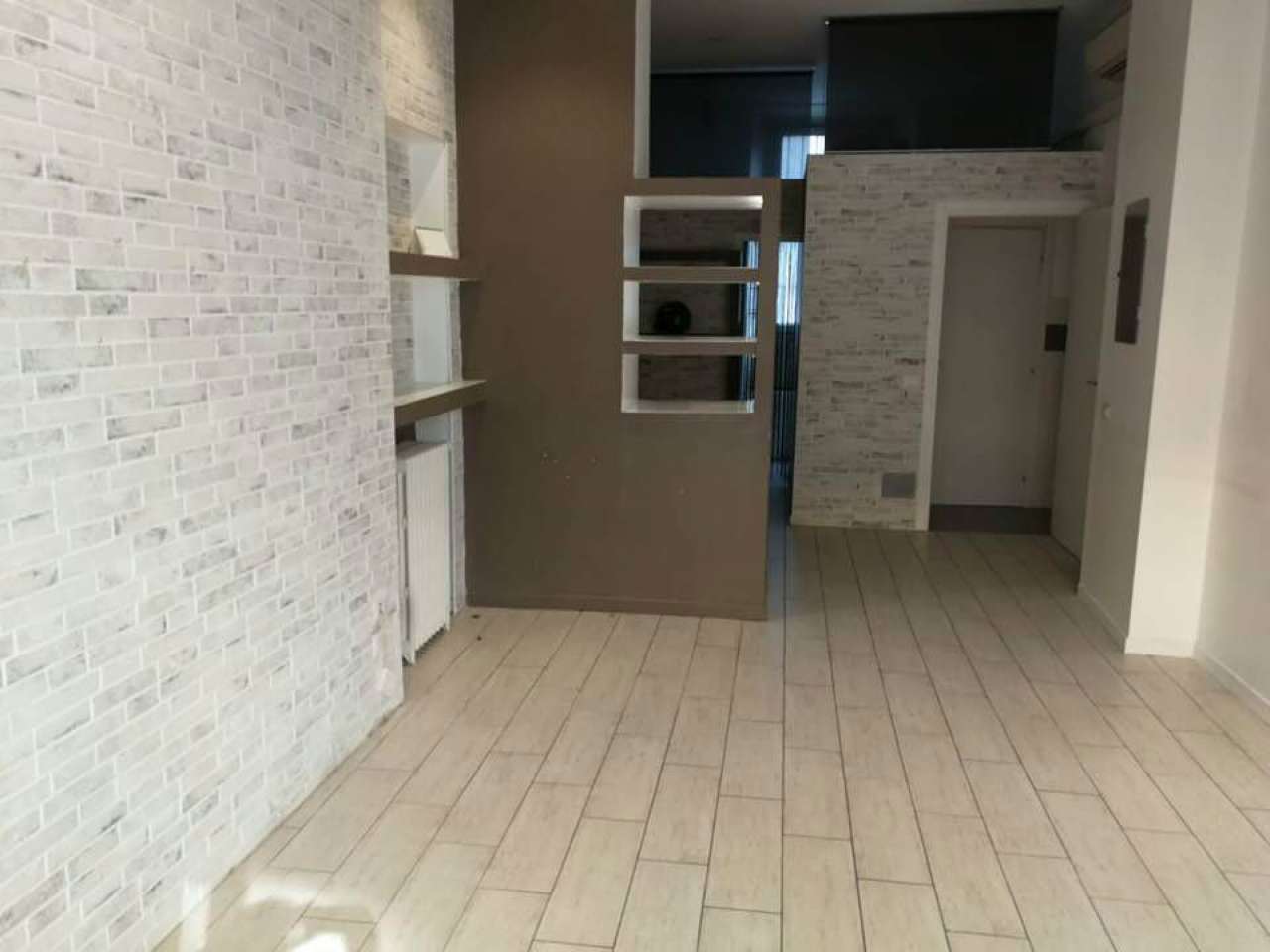 Negozio - Loc.Com. MILANO affitto  REPUBBLICA Carlo Tenca IMMOBILIARE PASTEUR