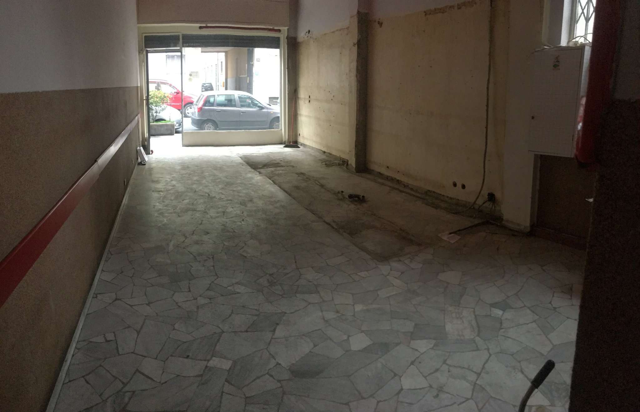 Negozio - Loc.Com. MILANO vendita  CHIESA ROSSA isimbardi IMMOBILIARE DE SANCTIS S.n.c.