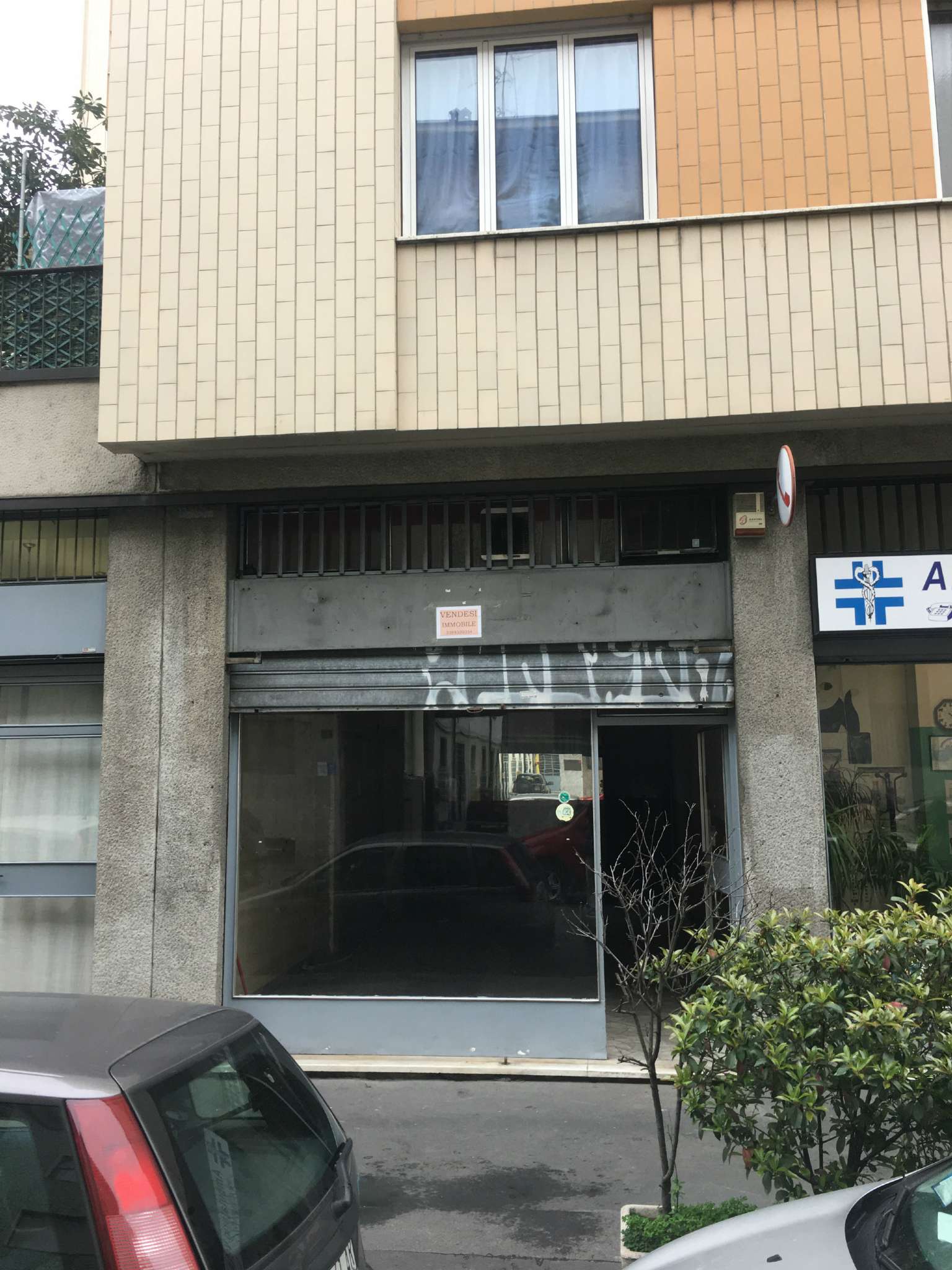 Negozio - Loc.Com. MILANO vendita  CHIESA ROSSA isimbardi IMMOBILIARE DE SANCTIS S.n.c.