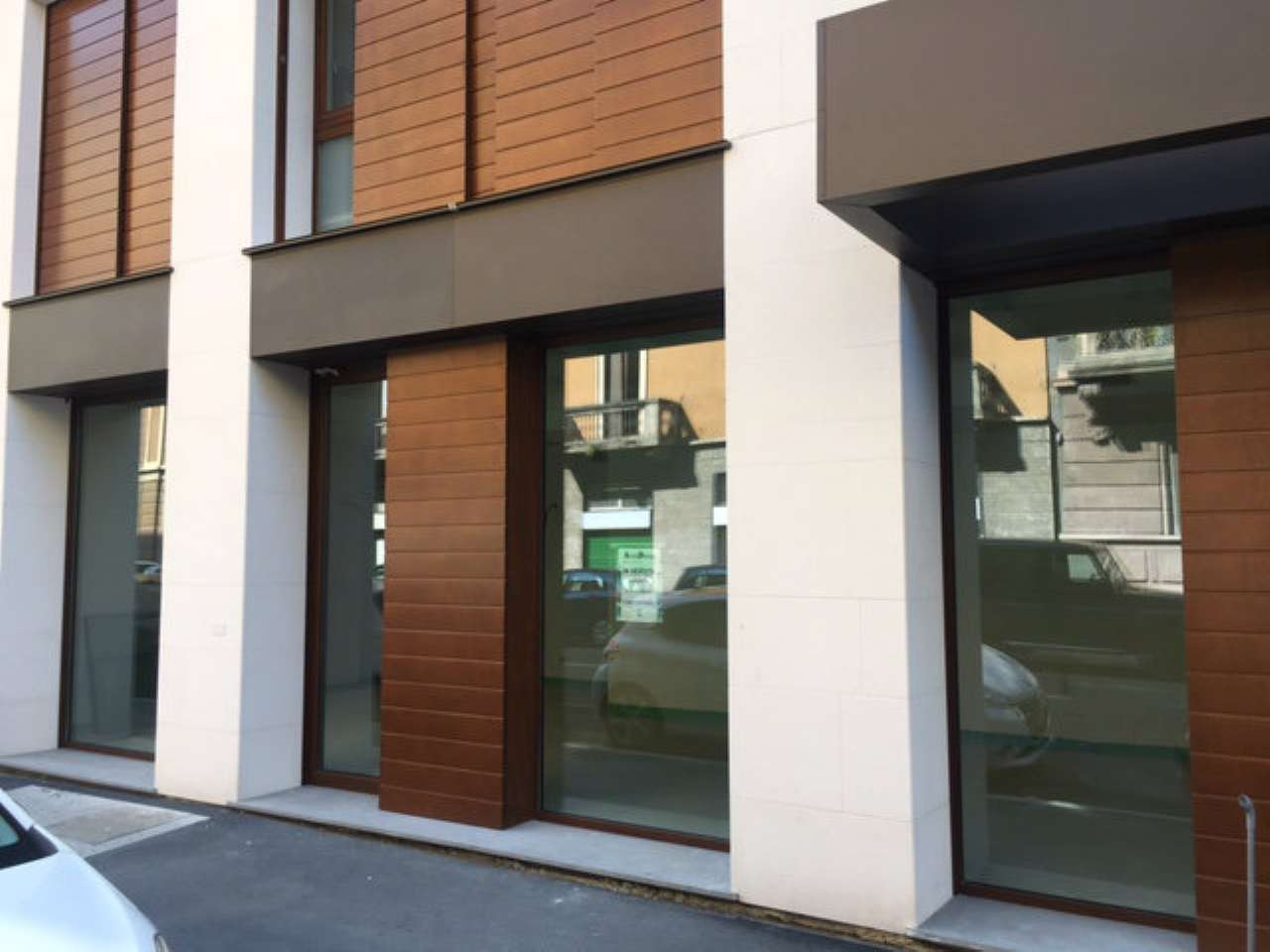 Negozio - Loc.Com. MILANO vendita  BOCCONI  AREA DOMUS SNC