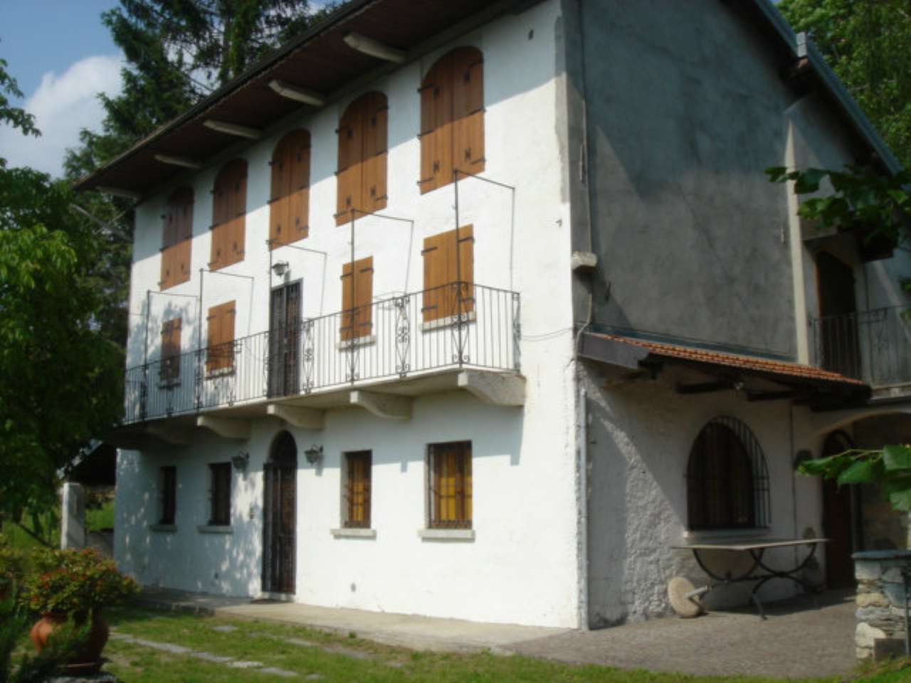 Villa Unifamiliare - Indipendente ARMENO vendita    PROVIM