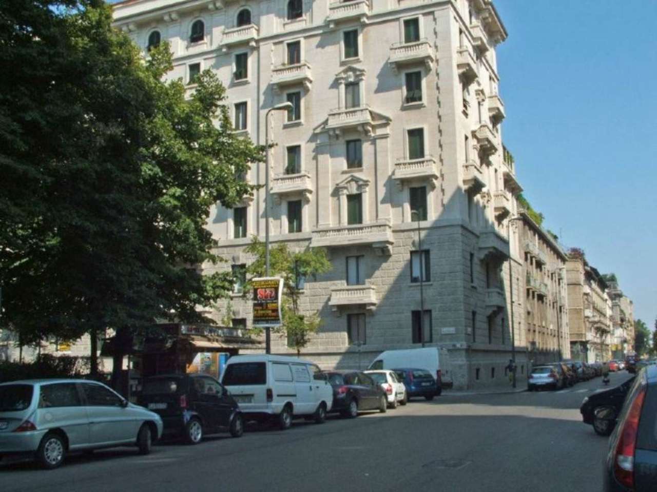 Negozio - Loc.Com. MILANO affitto  REPUBBLICA SAN GREGORIO elena bassoli studio immobiliare