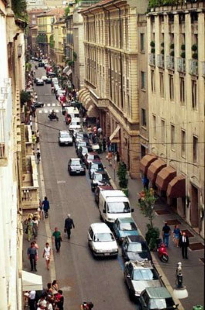 Negozio - Loc.Com. MILANO vendita  CENTRO STORICO QUADRILATERO elena bassoli studio immobiliare