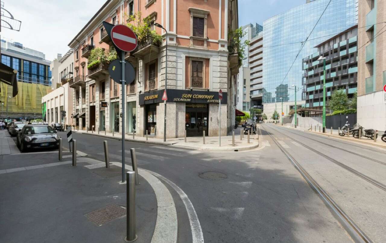 Show Room MILANO affitto  CENTRO STORICO de cristoforis elena bassoli studio immobiliare