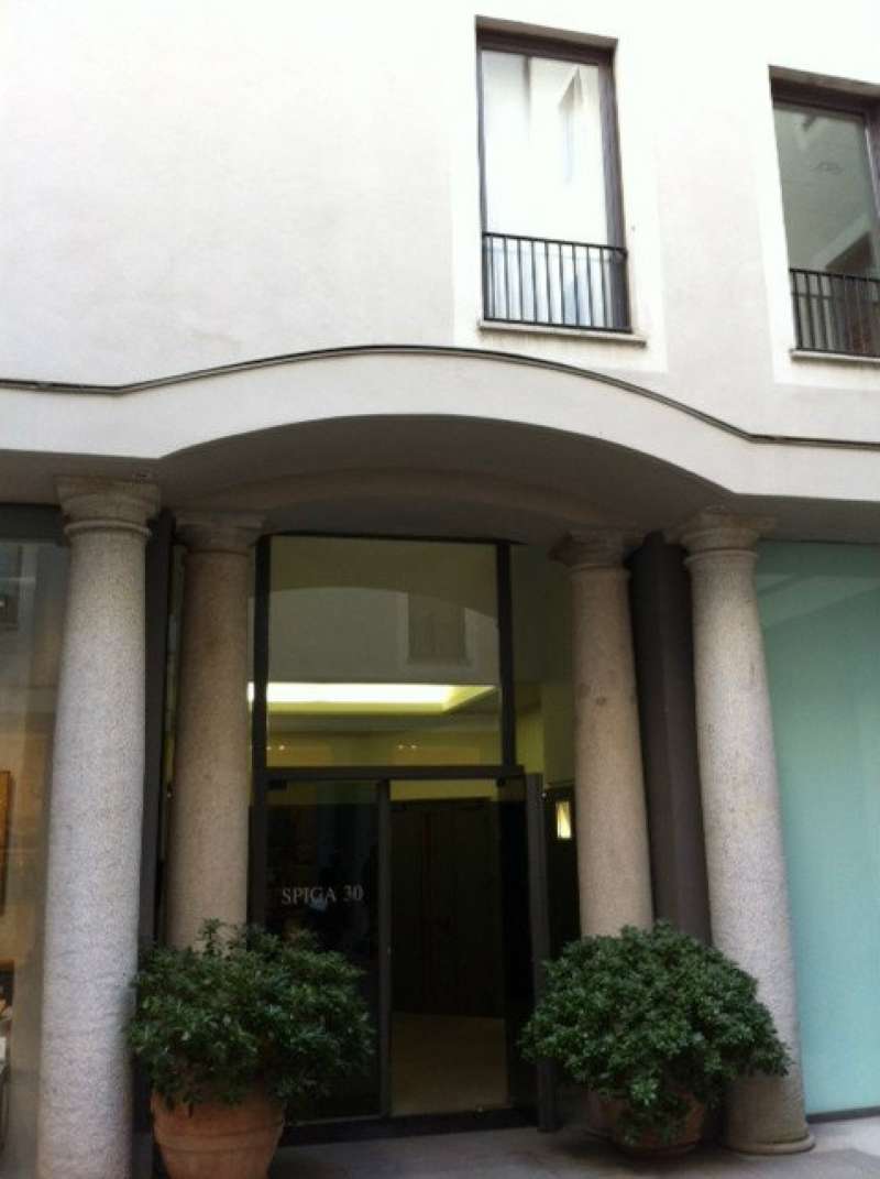Negozio - Loc.Com. MILANO affitto  CENTRO STORICO  elena bassoli studio immobiliare
