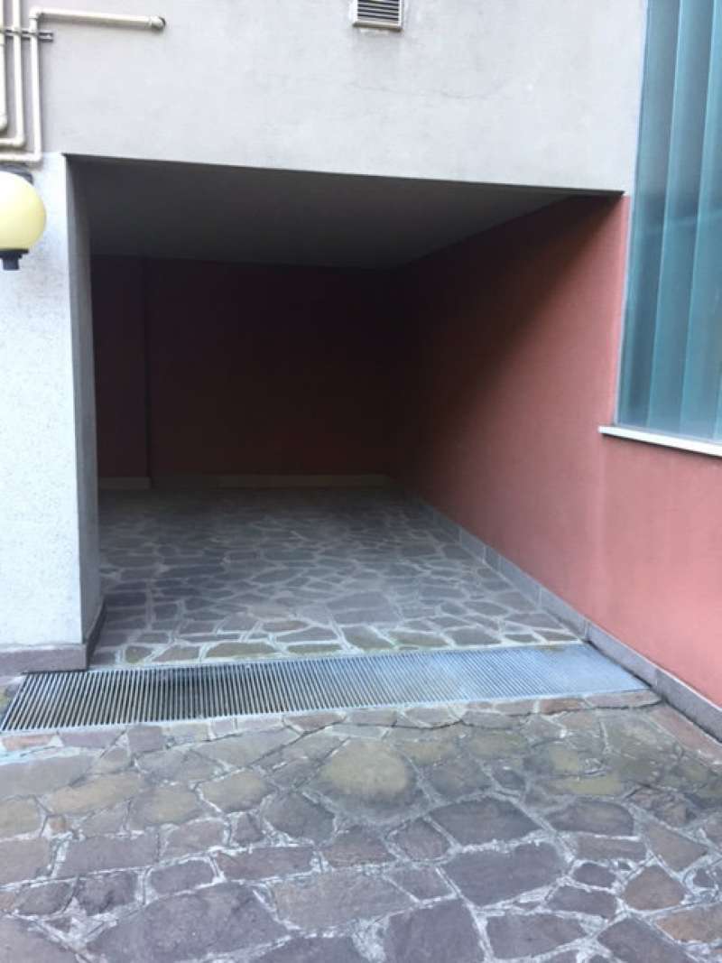 Negozio - Loc.Com. MILANO affitto  AFFORI Adriatico L'IMMOBILIARE PIU'