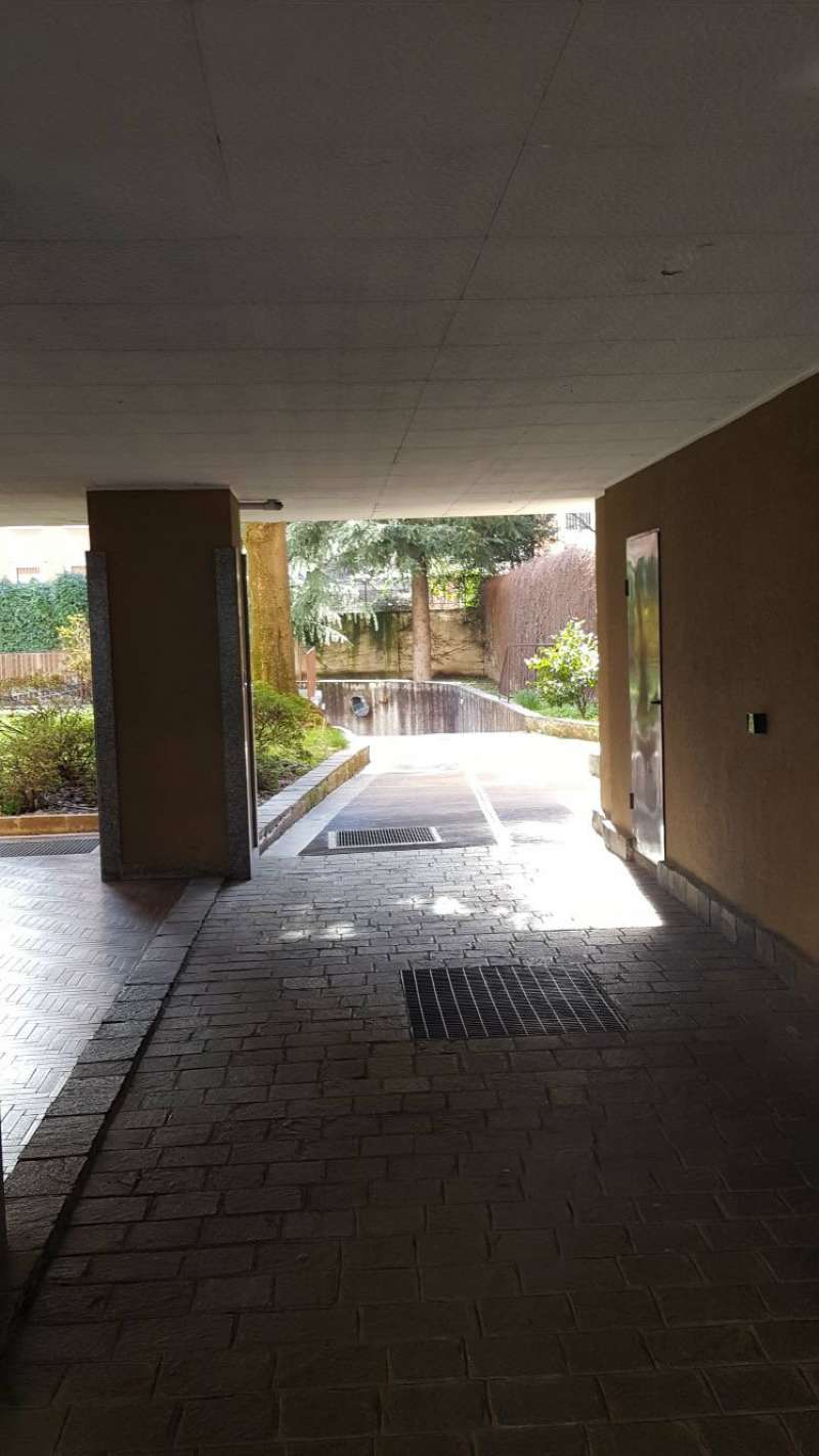 Box auto - Posto auto MILANO affitto  DE ANGELI  mq servizi