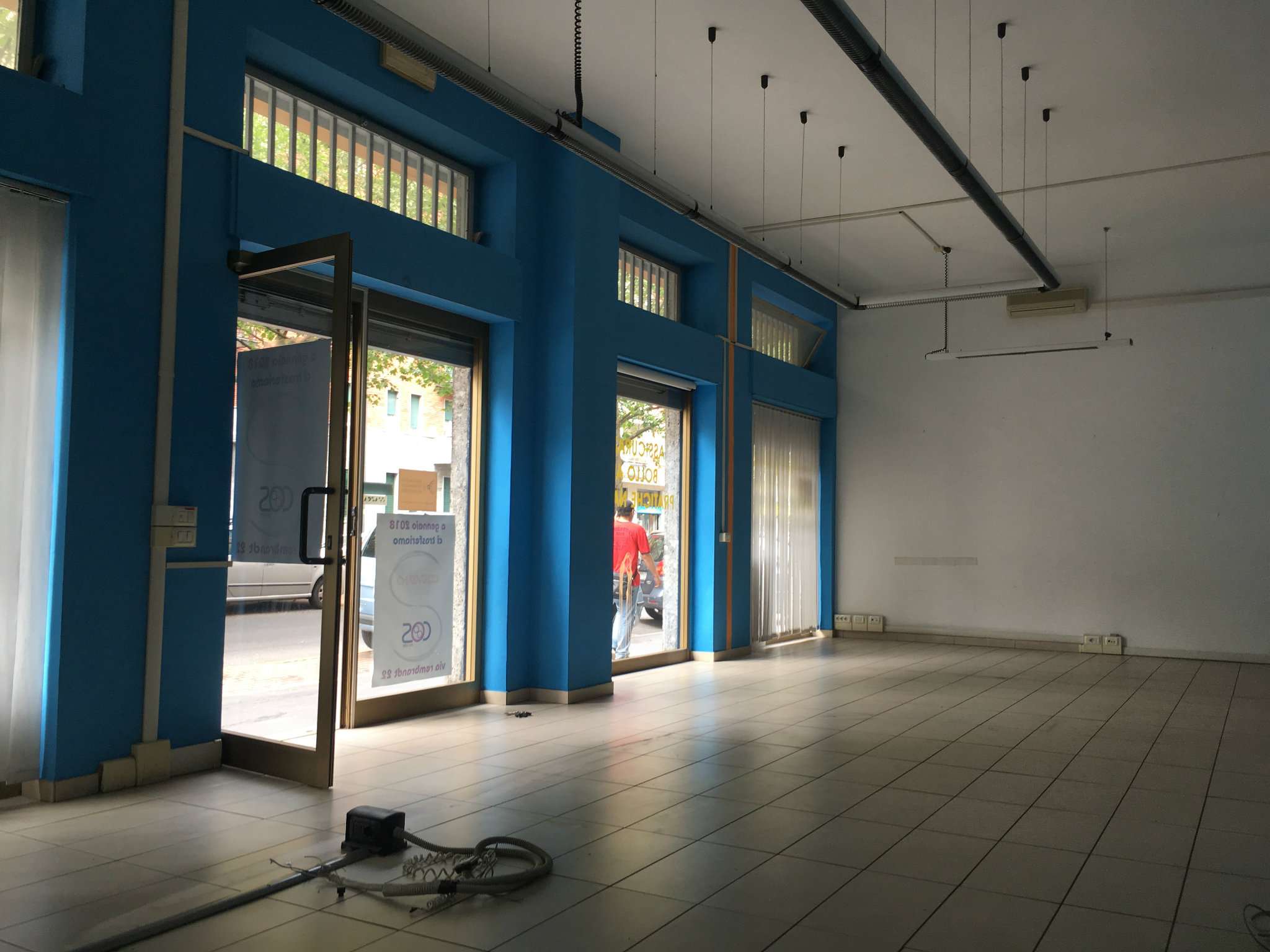 Negozio - Loc.Com. MILANO vendita  LOTTO Capecelatro Società Ibim sas