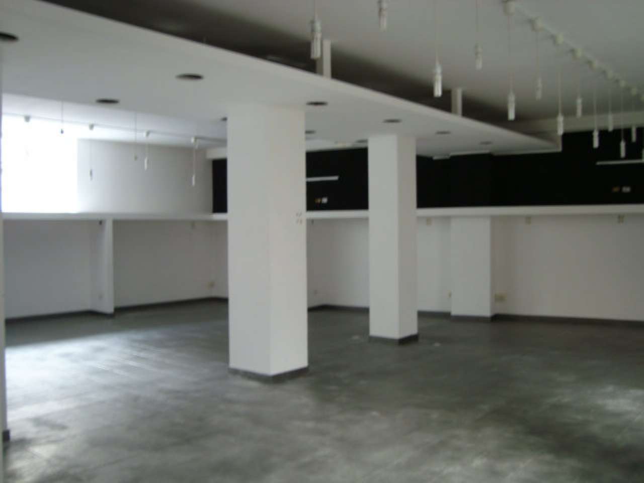 Show Room MILANO vendita  V GIORNATE VIALE MONTENERO studio stoppa