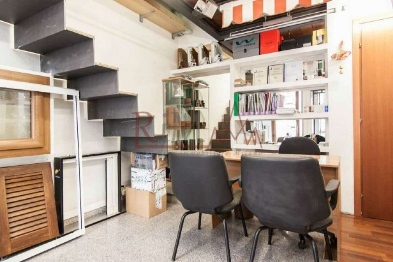 Negozio - Loc.Com. MILANO vendita  BARONA Tolstoi RIM Restyling Immobiliare Milano