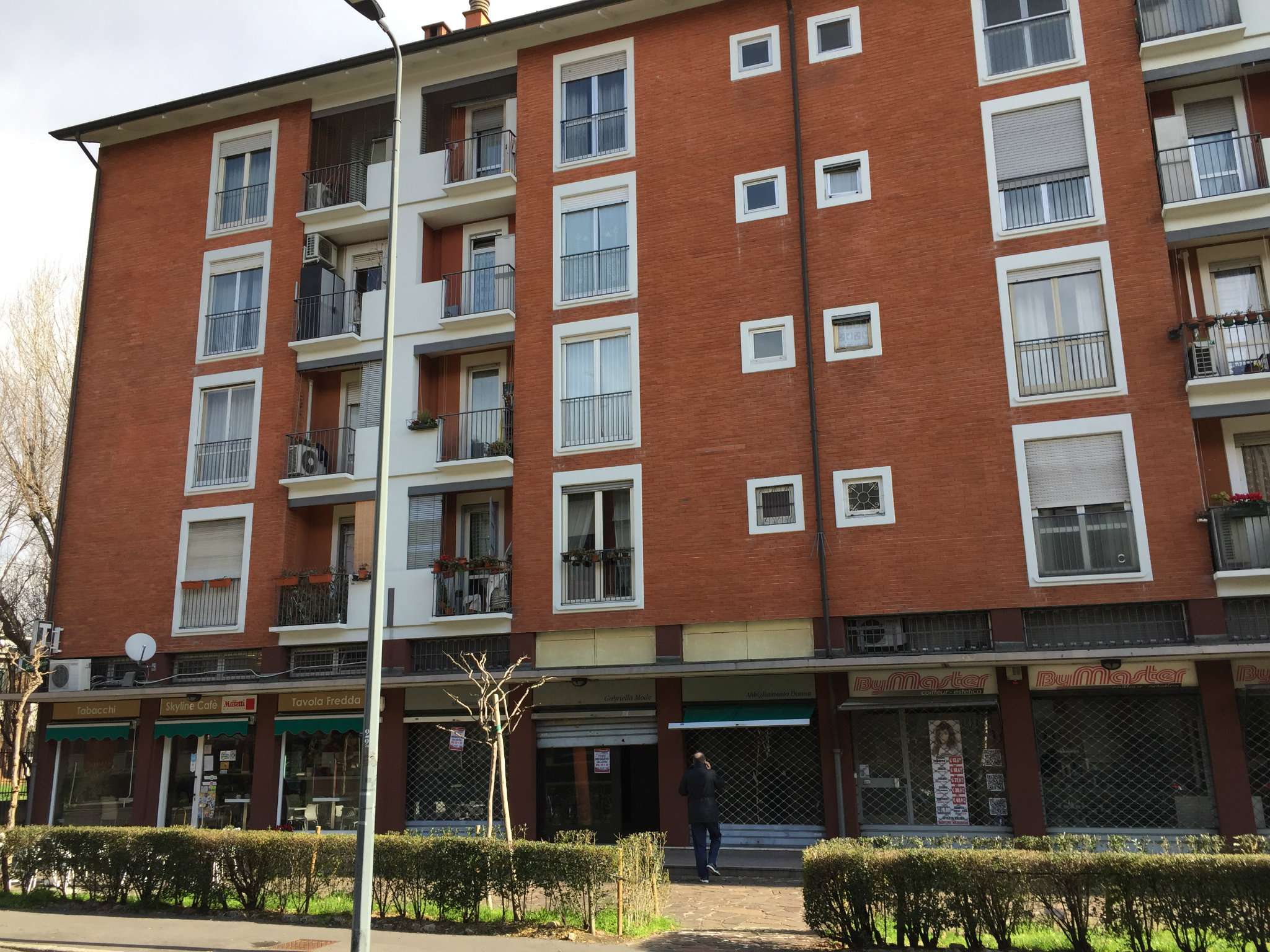 Negozio - Loc.Com. MILANO vendita  CORVETTO zante Punto Casa Consulenze Immobiliari s.r.l.