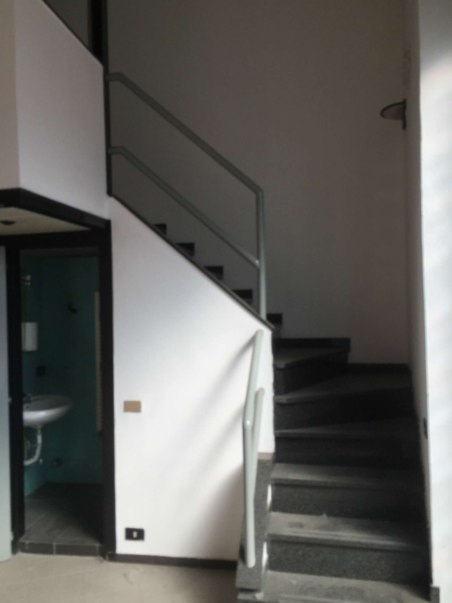Negozio - Loc.Com. MILANO vendita  CHIESA ROSSA Brioschi Punto Casa Consulenze Immobiliari s.r.l.