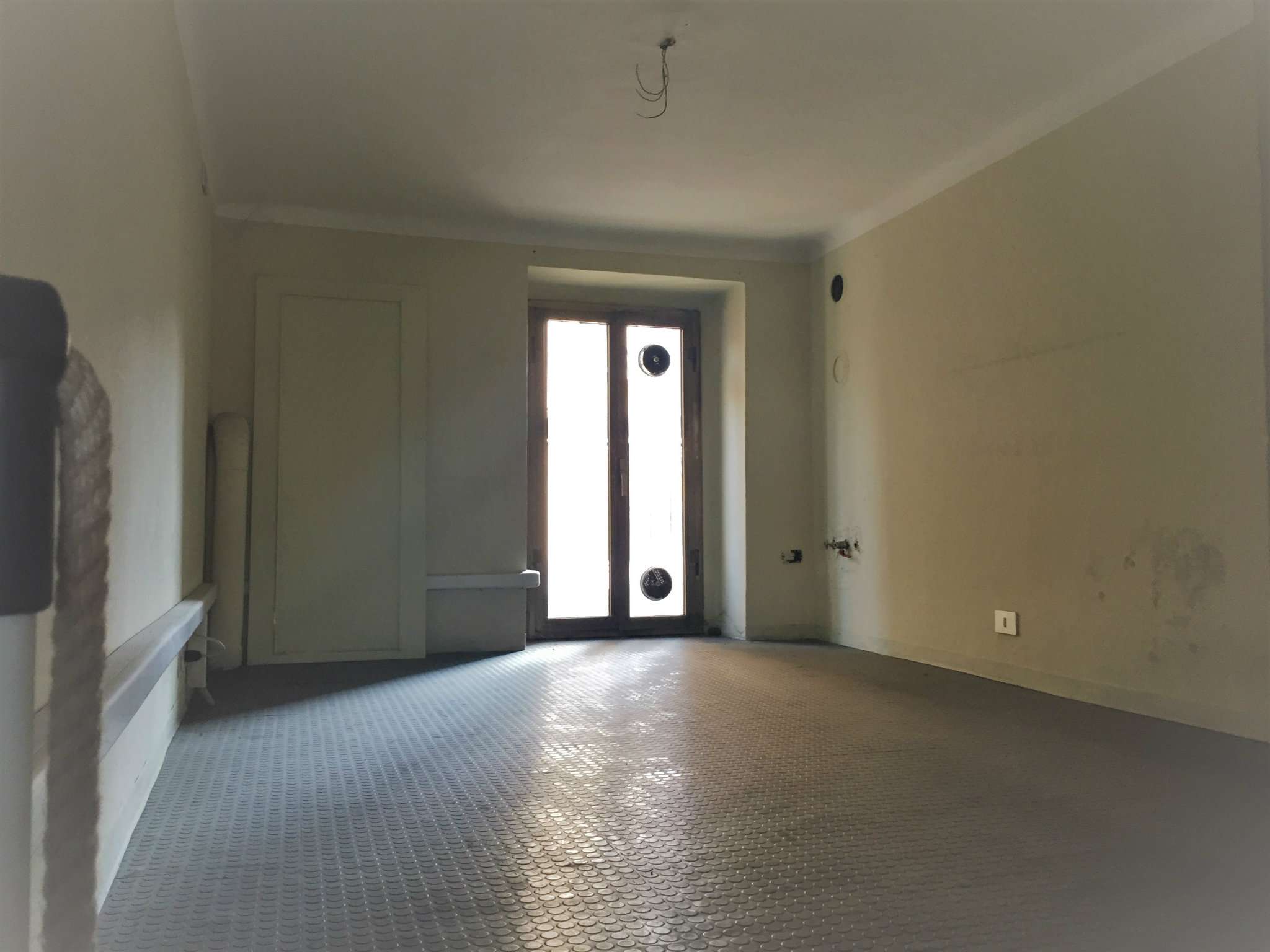 Negozio - Loc.Com. MILANO vendita  BARONA Misurata Punto Casa Consulenze Immobiliari s.r.l.