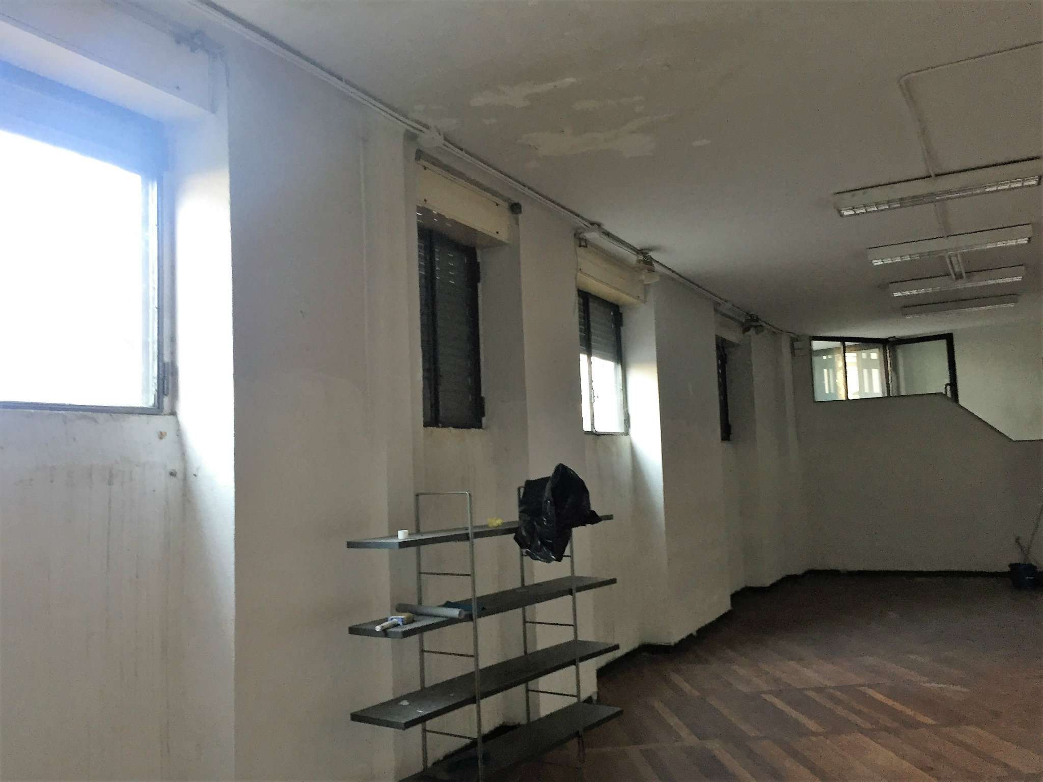 Ufficio - Loc.Com. MILANO vendita  REPUBBLICA Ferrante Aporti Punto Casa Consulenze Immobiliari s.r.l.