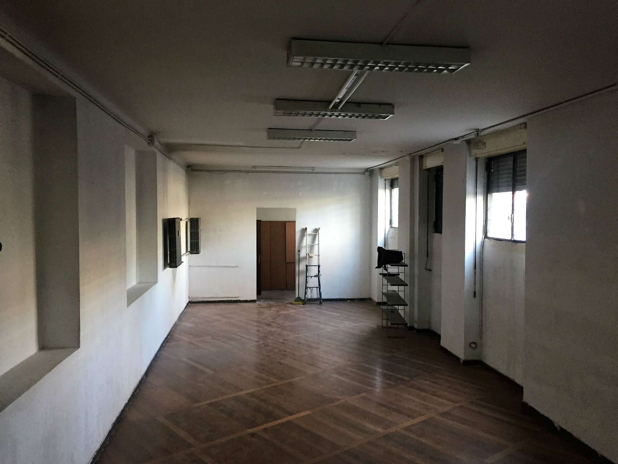 Ufficio - Loc.Com. MILANO vendita  REPUBBLICA Ferrante Aporti Punto Casa Consulenze Immobiliari s.r.l.