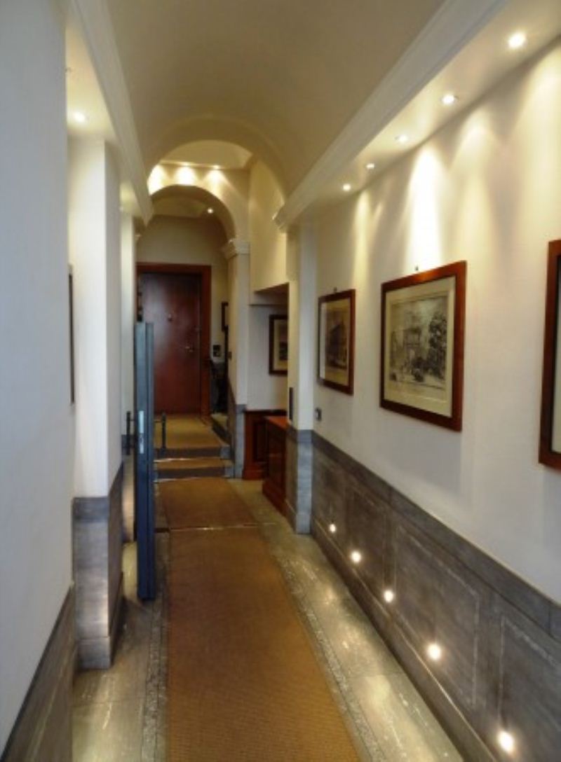 Negozio - Loc.Com. MILANO vendita  CENTRO STORICO  CARTESIO INVESTIMENTI IMMOBILIARI