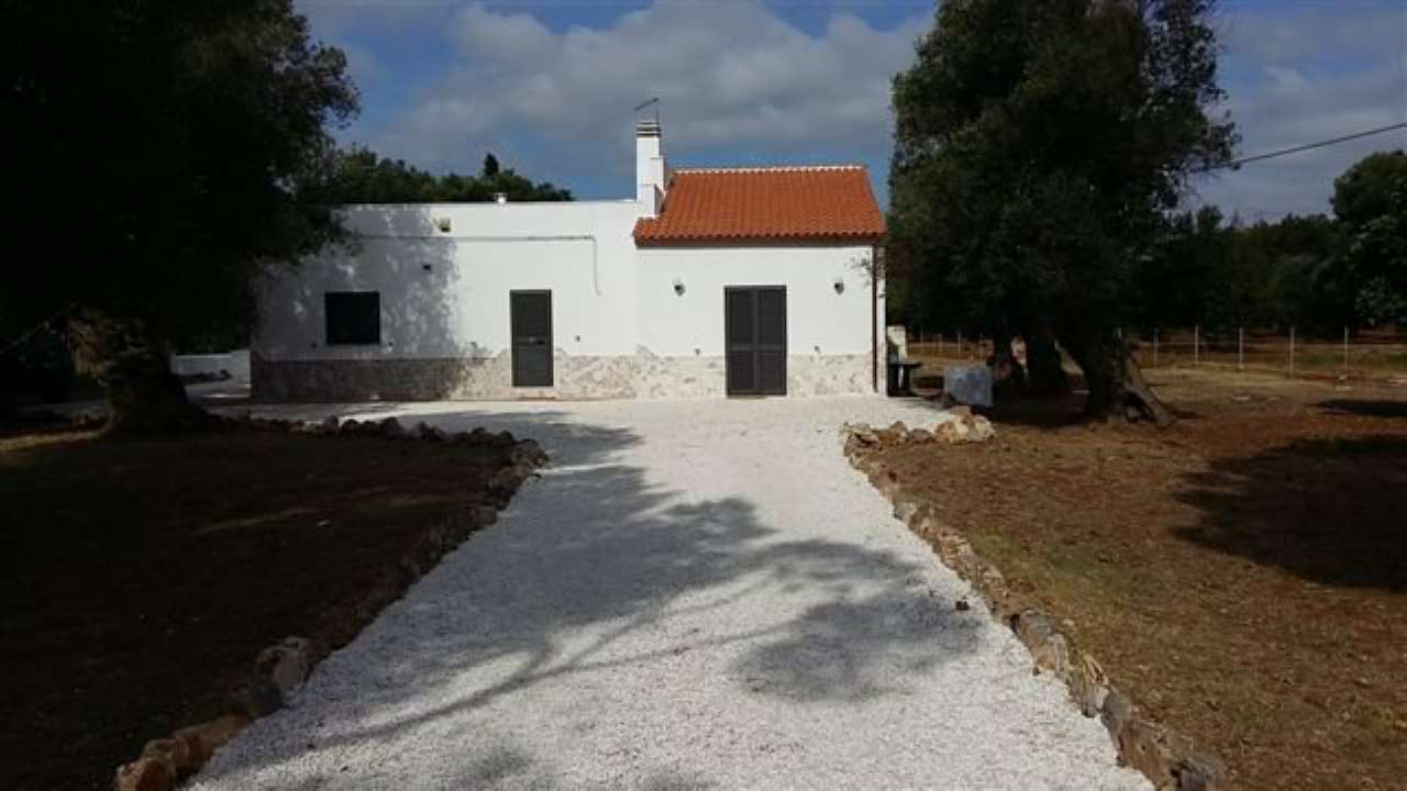 Villa OSTUNI vendita    simona bestiani